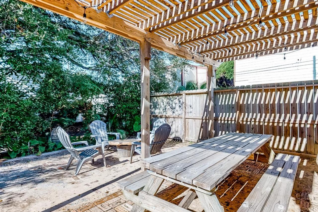 Castaway Cottage Galveston Exterior photo
